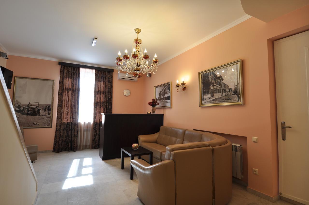Albert House Hotel And Tours Єреван Екстер'єр фото