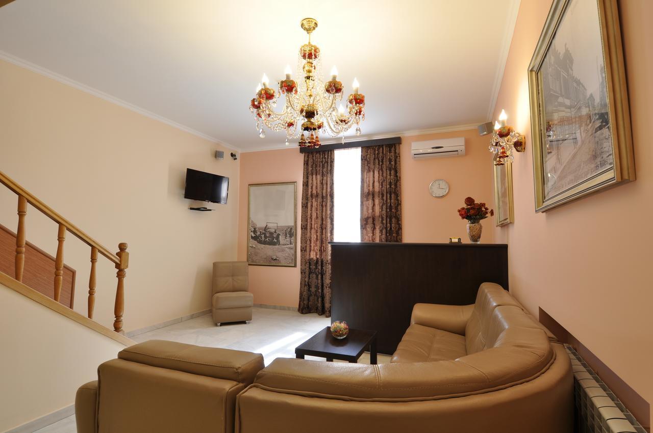 Albert House Hotel And Tours Єреван Екстер'єр фото