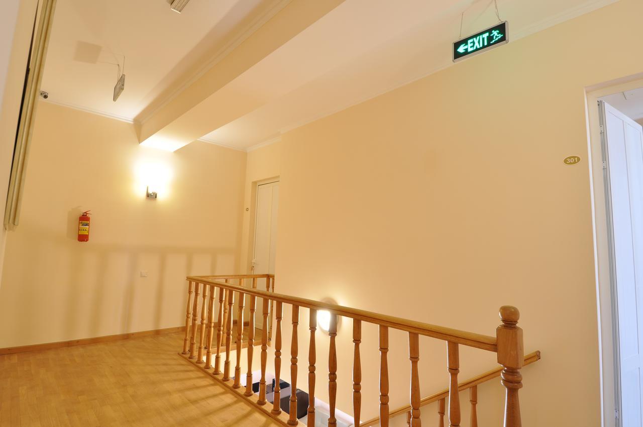 Albert House Hotel And Tours Єреван Екстер'єр фото