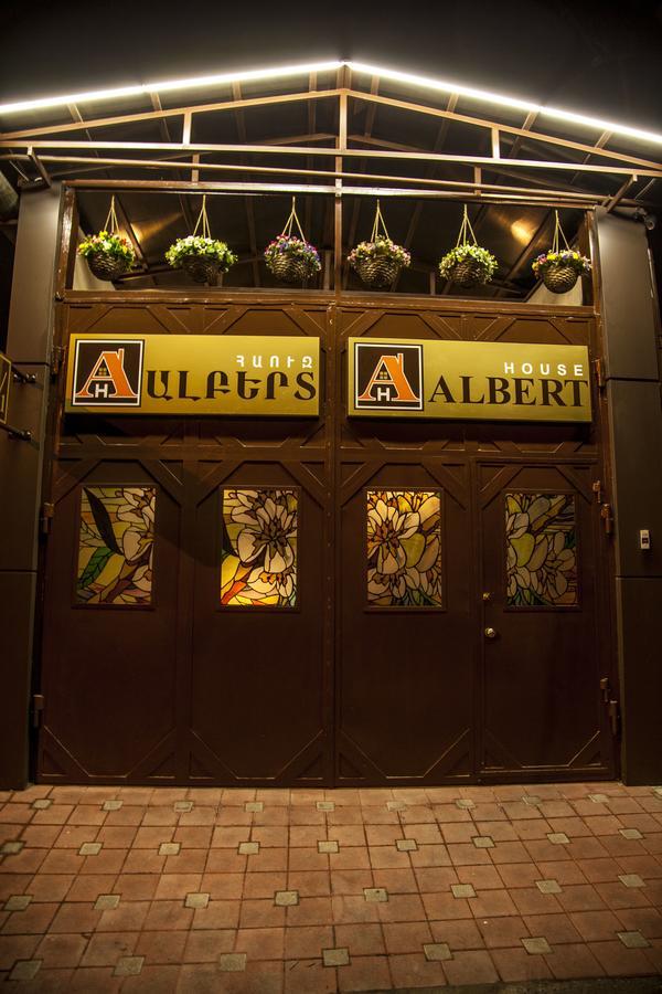 Albert House Hotel And Tours Єреван Екстер'єр фото