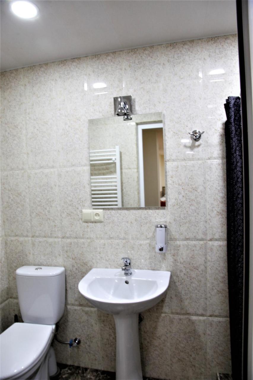 Albert House Hotel And Tours Єреван Екстер'єр фото