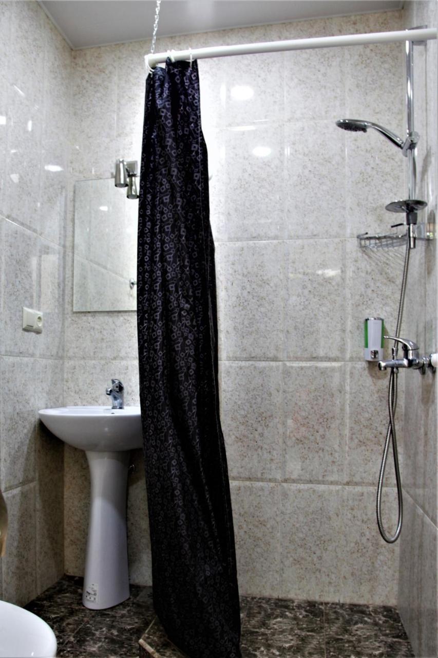 Albert House Hotel And Tours Єреван Екстер'єр фото